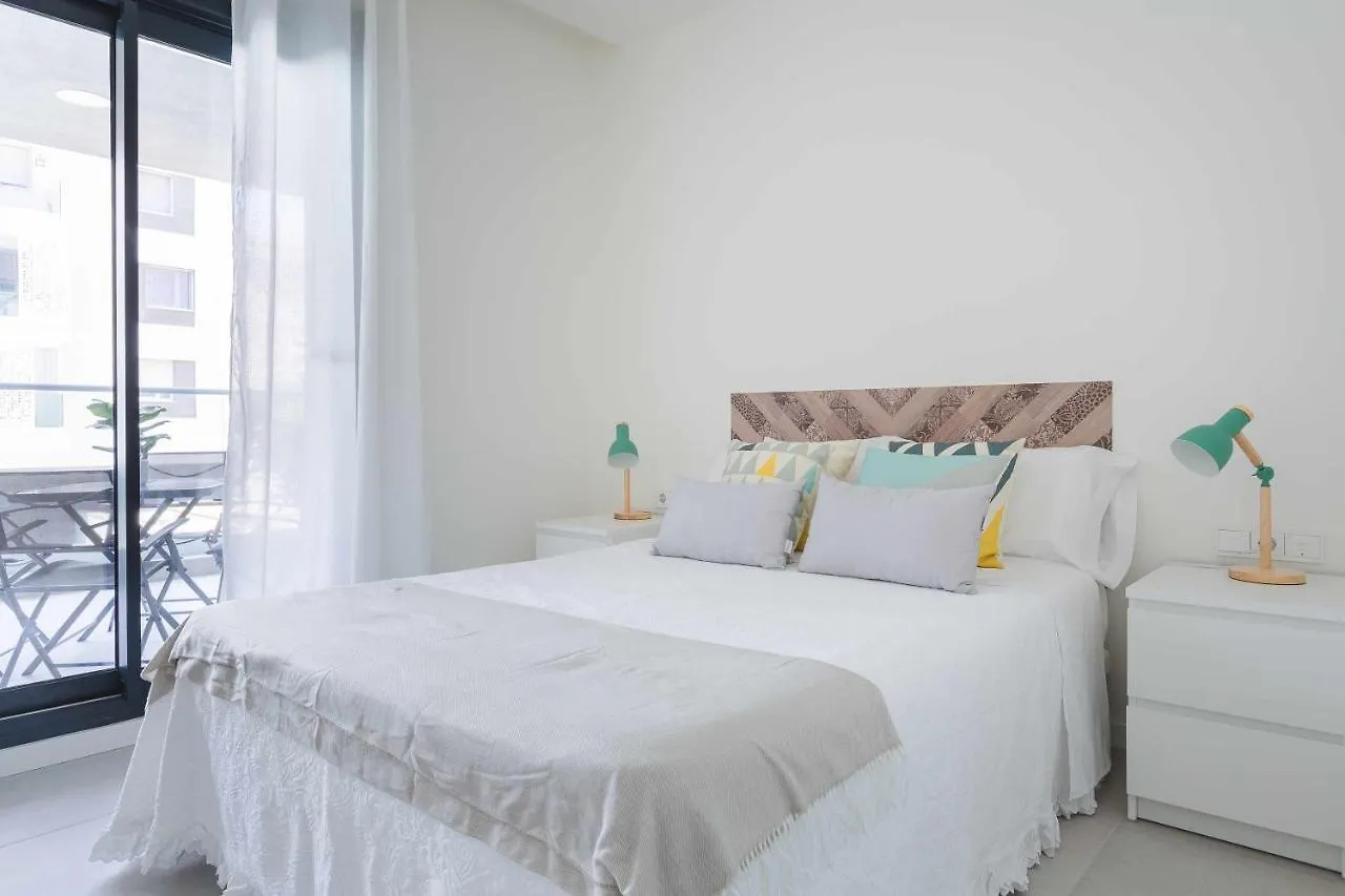 Sunny Art In Malaga Beach Appartement